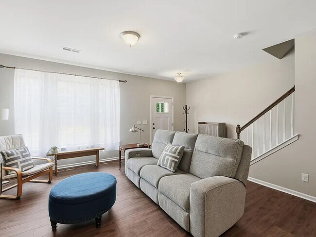 Building Photo - Lease OR Lease to Own