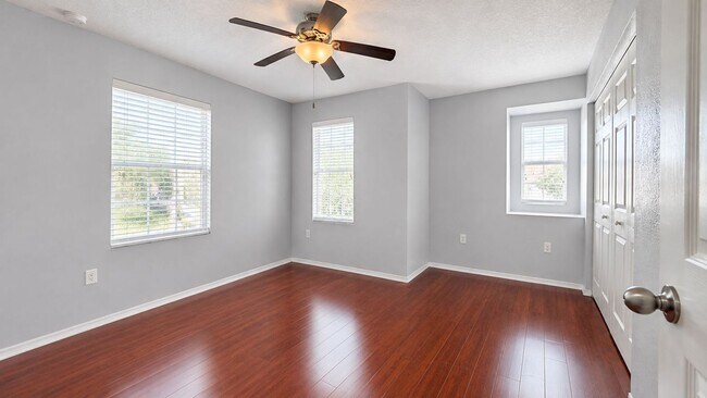 Building Photo - 3105 Seaview Castle Dr