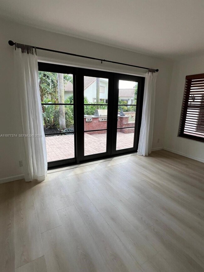 Building Photo - 6083 Vista Linda Ln