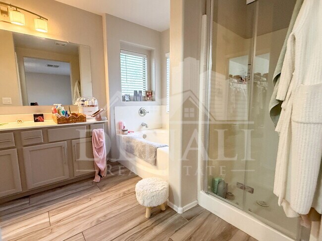 Building Photo - 2855 S Key Biscayne Dr