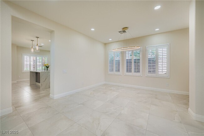 Building Photo - 840 S Paseo Rocoso Pl