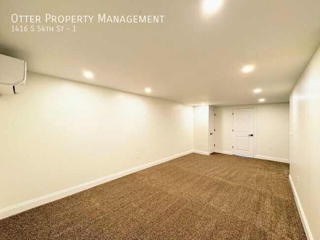Building Photo - 1416 S 54th St
