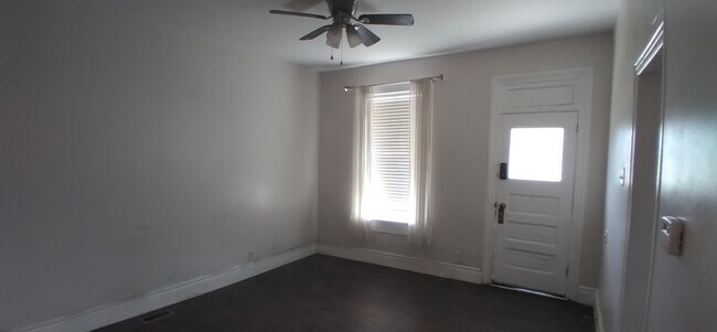 Building Photo - 818 W 300 N