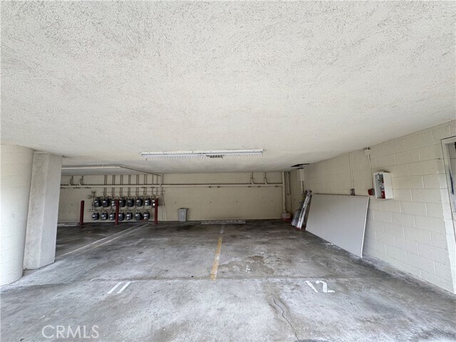 Building Photo - 251 N Oakland Ave