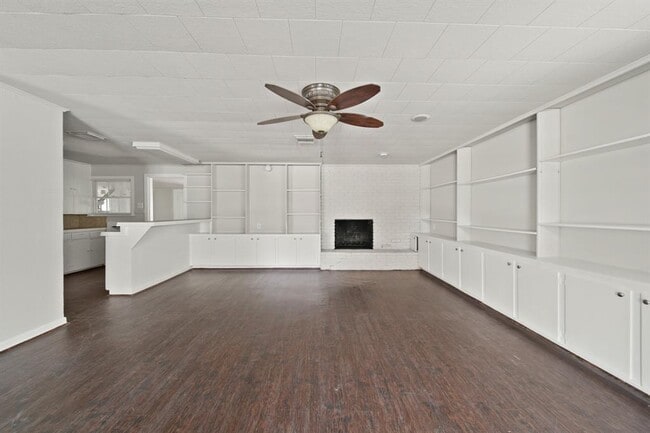 Building Photo - 1313 13th St N