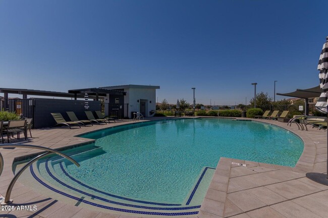 Primary Photo - 2516 E King Bird Dr