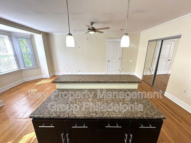 Building Photo - 437 W School House Ln