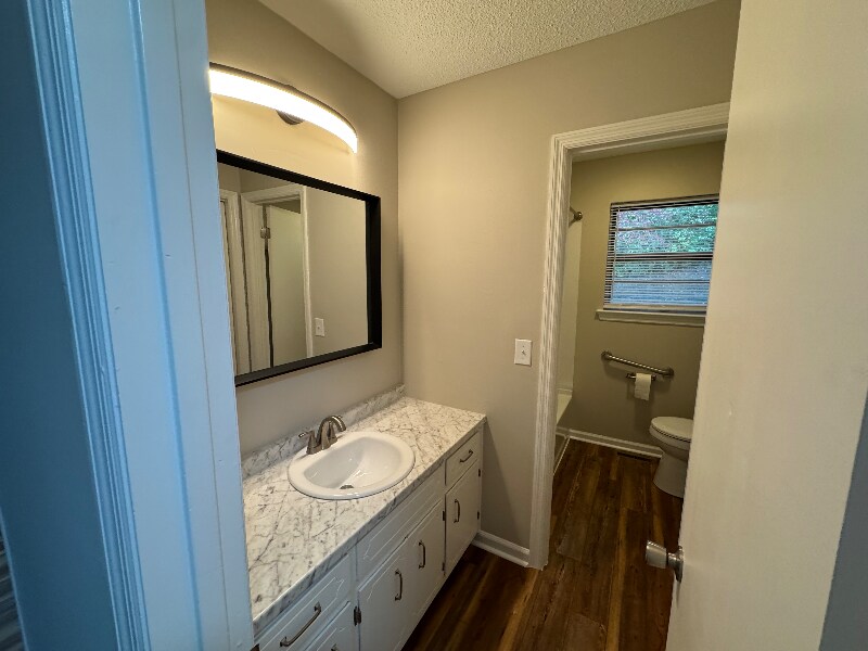 Building Photo - 4706 Metro Park Ln