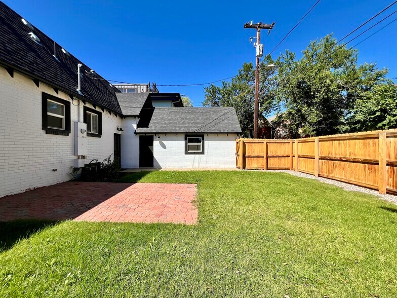 Building Photo - 2615 W Caithness Pl