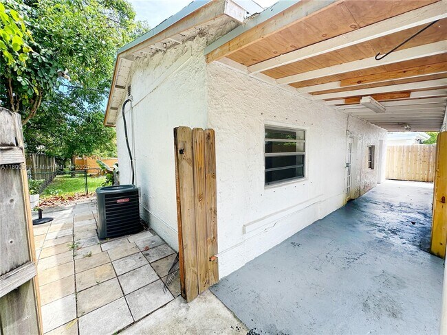 Building Photo - 2380 SW 11th St