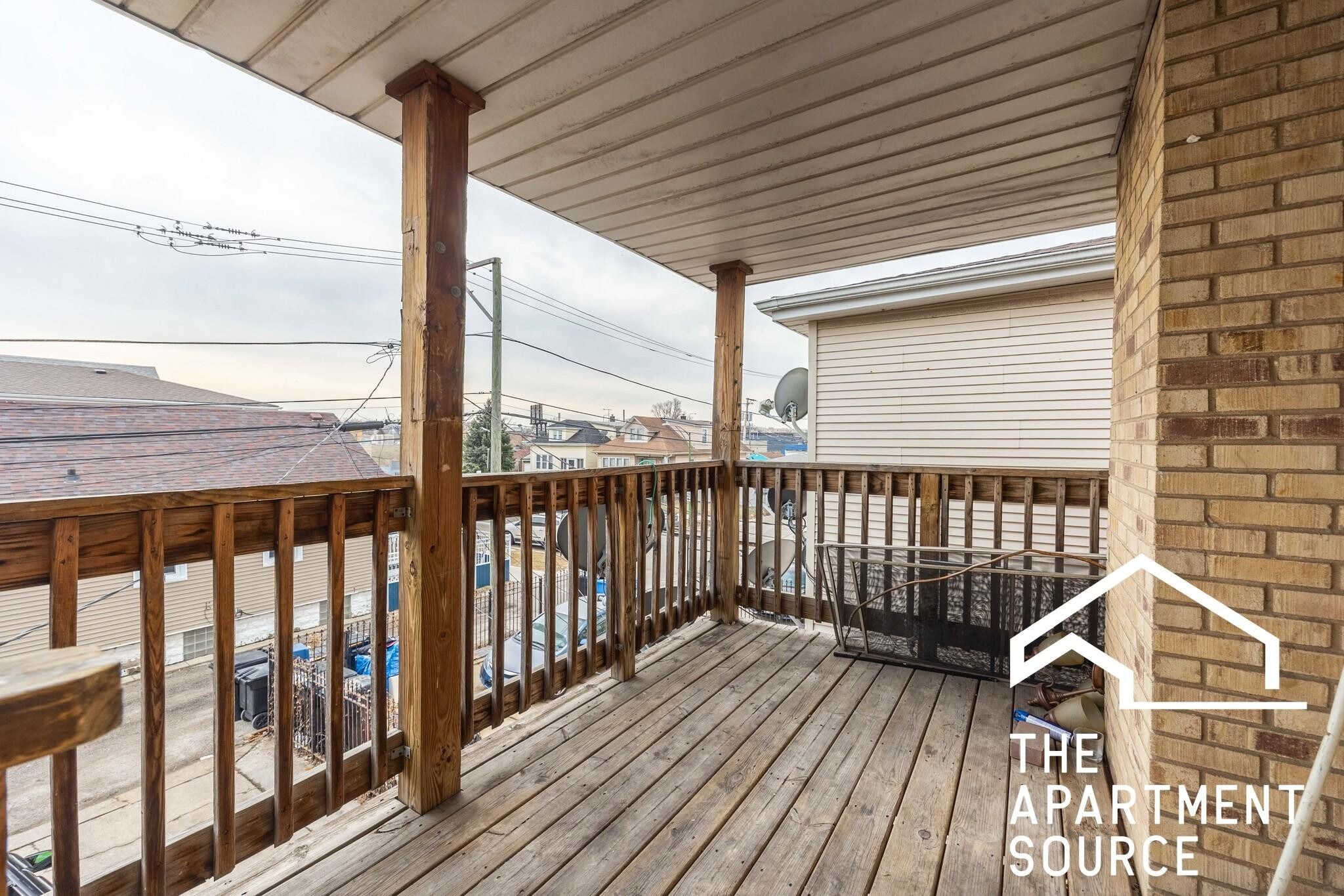 Building Photo - 6323 W Fullerton Ave