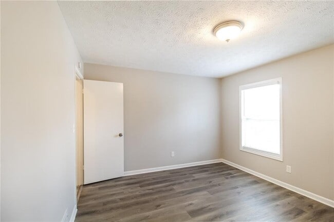 Building Photo - 2314 Tapanzee Ln