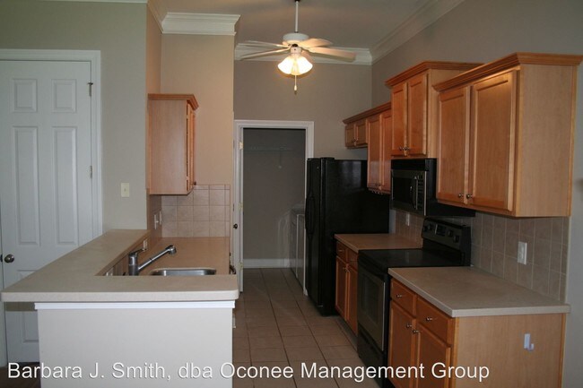 Building Photo - 2 br, 2.5 bath House - 181-G Farriers Lane