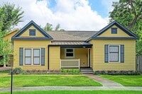 Building Photo - 1021 Louise St