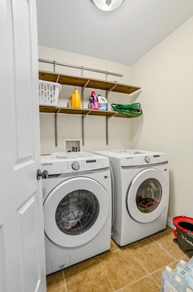 Building Photo - 4809 Bullhead Ln