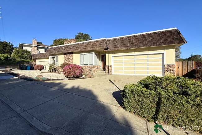 Building Photo - Updated 3 Bedroom, 2 Bathroom in Laurelwood Neighborhood San Mateo