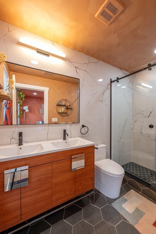 Building Photo - 201 New York Ave