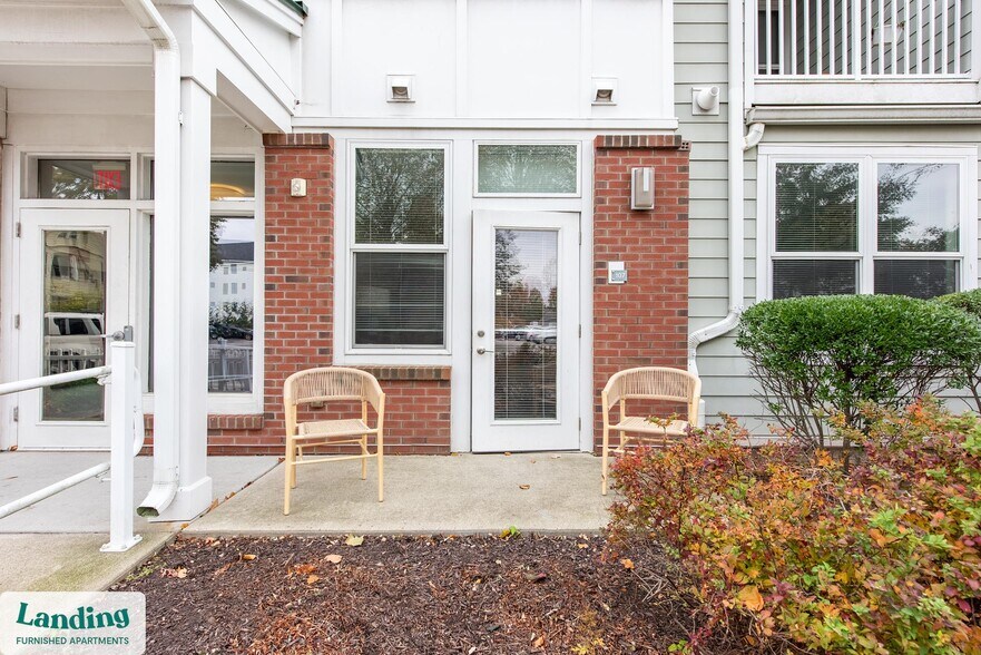 Building Photo - 1111 Stratford Ave