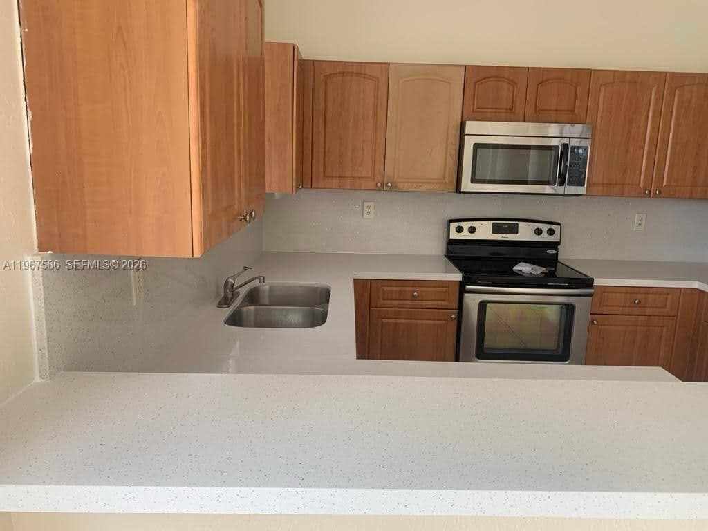 Building Photo - 2623 SE 14th Ave