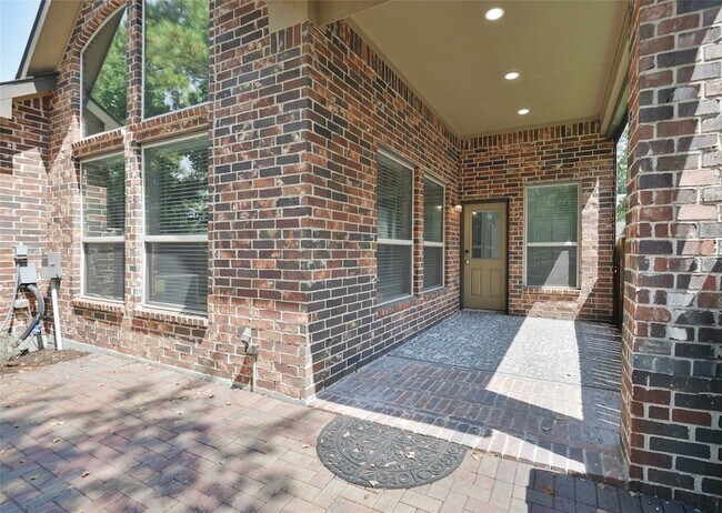 Building Photo - 12218 Valley Lodge Pkwy