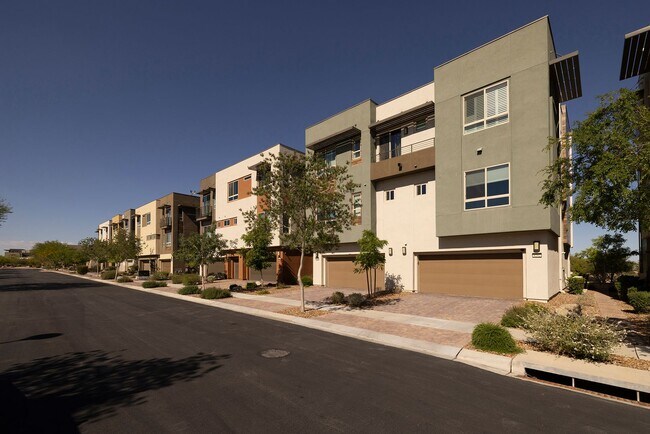 Building Photo - 55 or Older - Guard Gated Community in Sum...