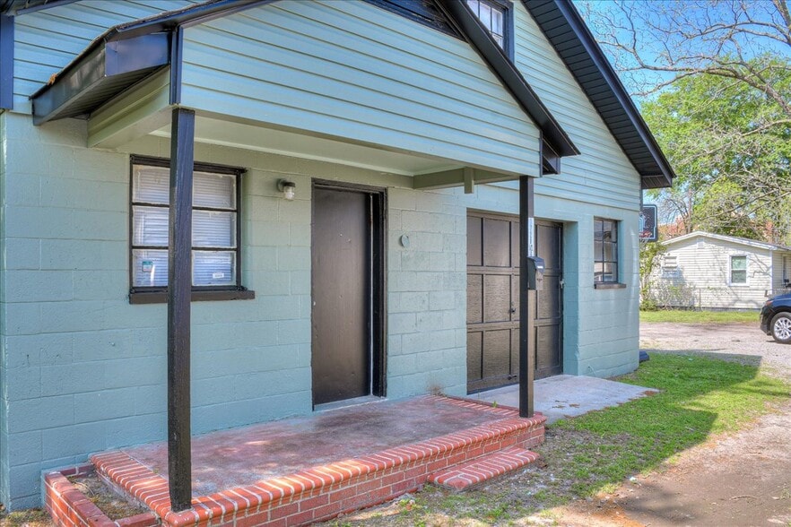 Front Door - 1728 Telfair St