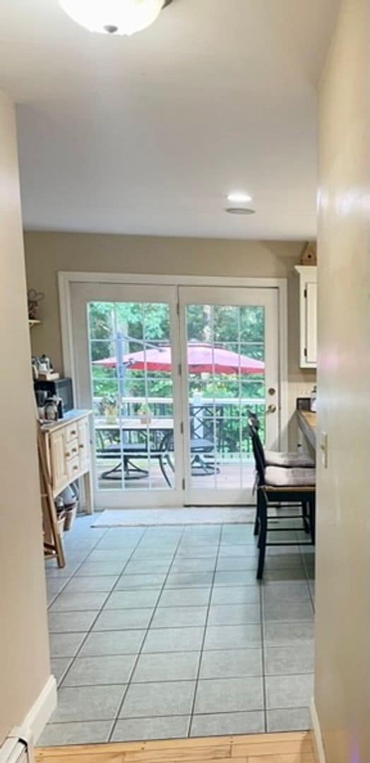 Building Photo - Sublet available now to May. Stunning 5 be...