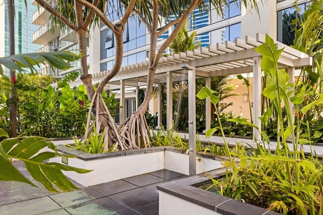 Building Photo - 1189 Waimanu St