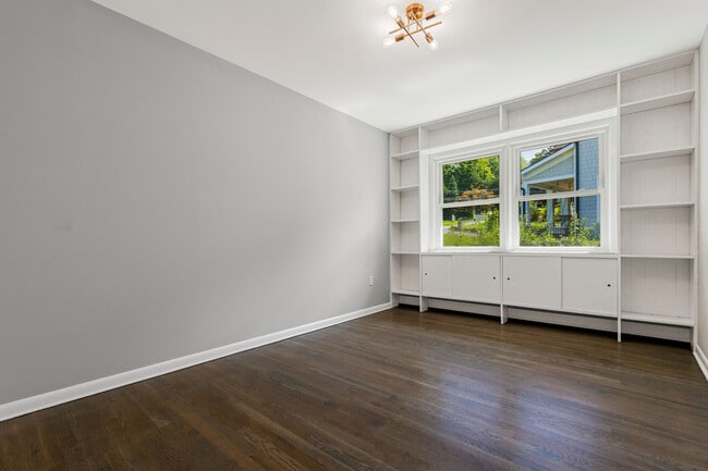 Building Photo - 125 Whittier Dr