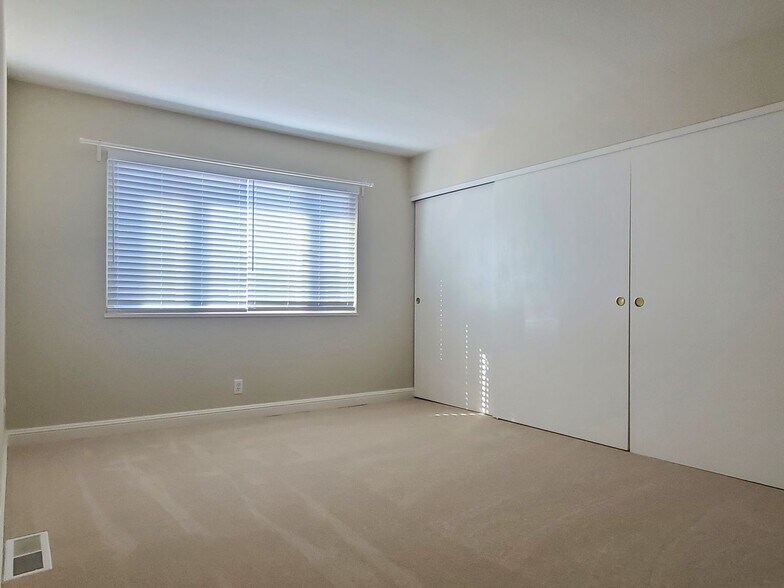 Building Photo - 412 Velasco Dr