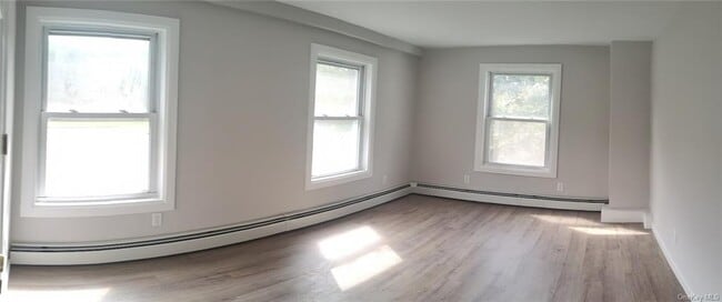 Building Photo - 47 Main St