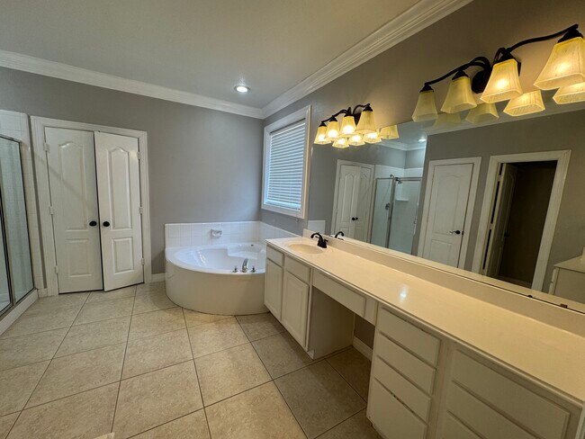 Building Photo - 15314 Carsen Bend Dr