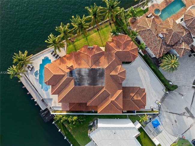 Building Photo - 3300 NE 171 St