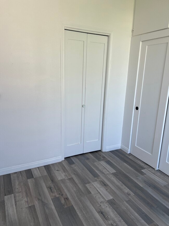 Building Photo - 289 N 2nd Ave