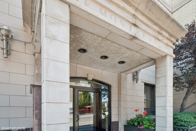 Building Photo - 520 N Halsted St