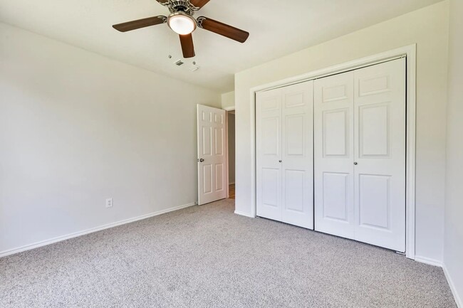 Building Photo - 106 Mango St