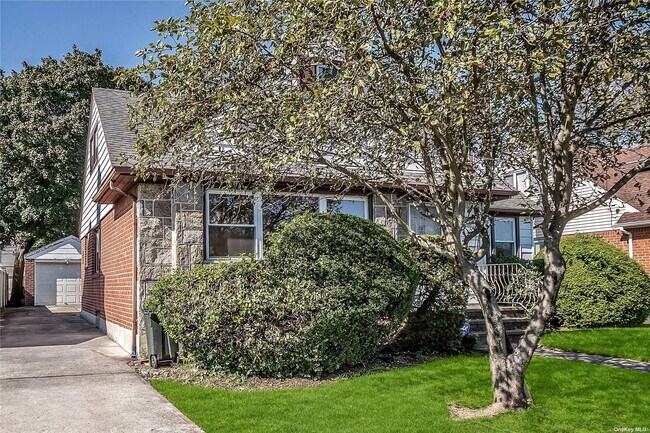 Building Photo - 713 Foch Blvd