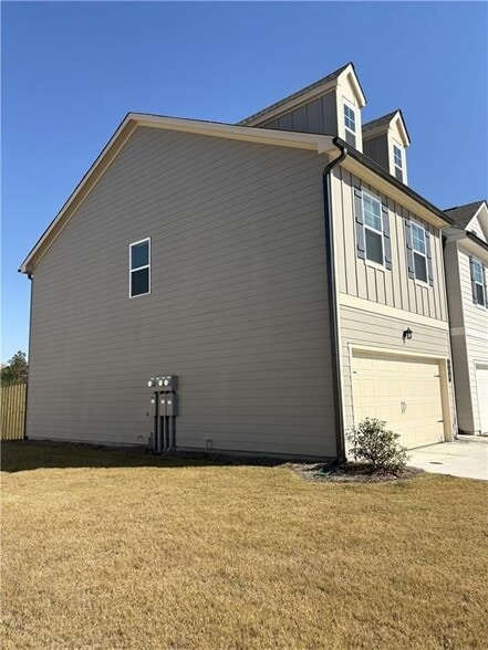 Building Photo - 119 Milledge Cmns Dr NE