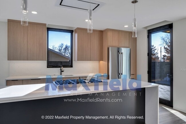 Building Photo - Luxury Sugarhouse Living | Pet Friendly | 2BD | 3BA | 1GA | 1CP 1875 Sq Ft