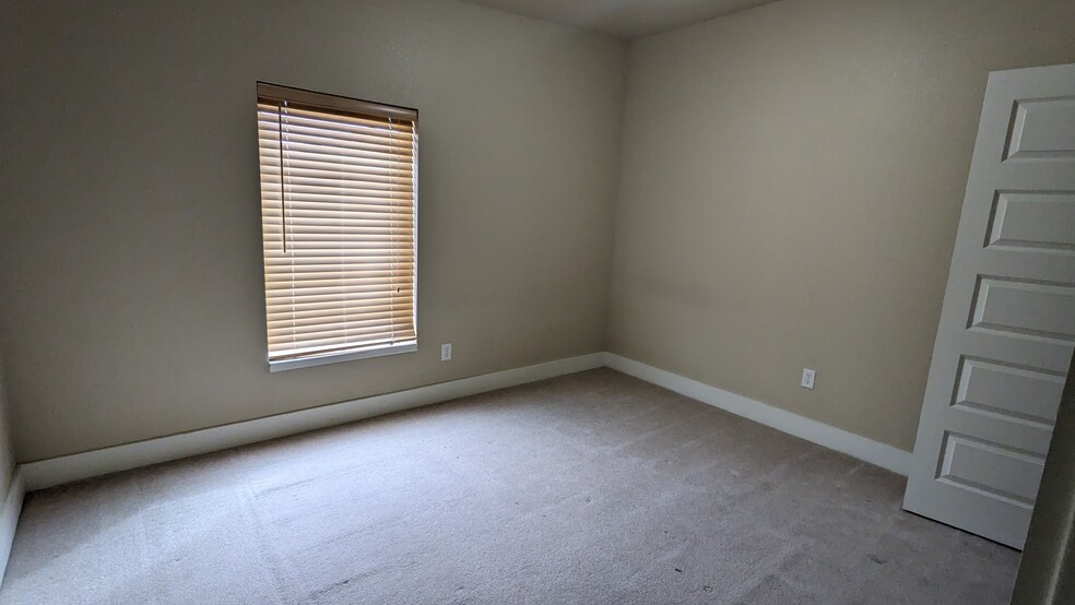 2nd Bedroom - 2020 Ionosphere St