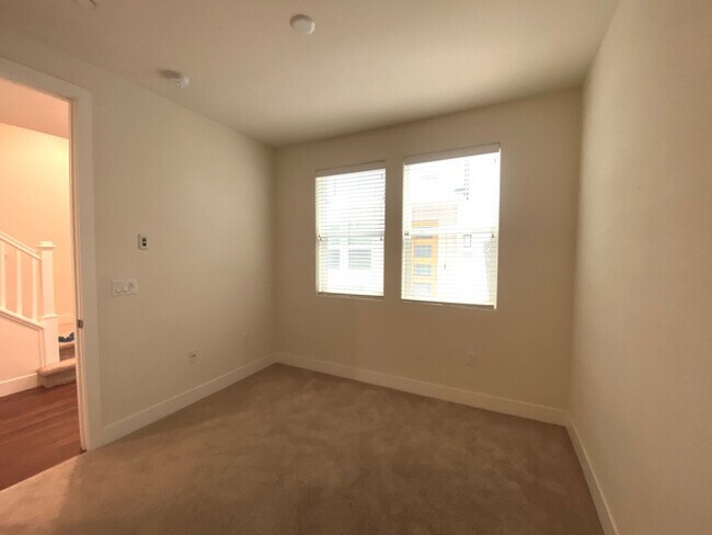 Building Photo - ALMOST NEW, SUPER CLEAN 2 BED, 2.5 BATHS, WOOD FLOORS, STAINLESS STEEL APPLIANCES, CLUBHOUSE WITH...