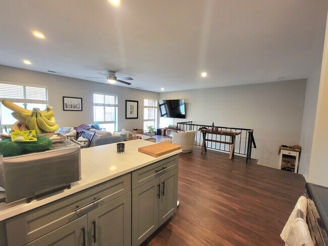 Building Photo - 23 Andrew Pl