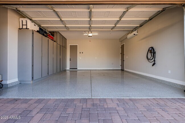 Building Photo - 21160 E Mayberry Rd
