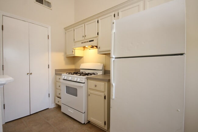Building Photo - Spacious 3BR/2BA Home in West Pensacola – ...