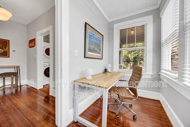 Building Photo - 1037 Kinard Ct