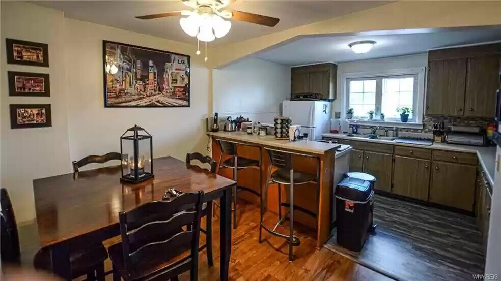 Primary Photo - 2711 Sheridan Dr