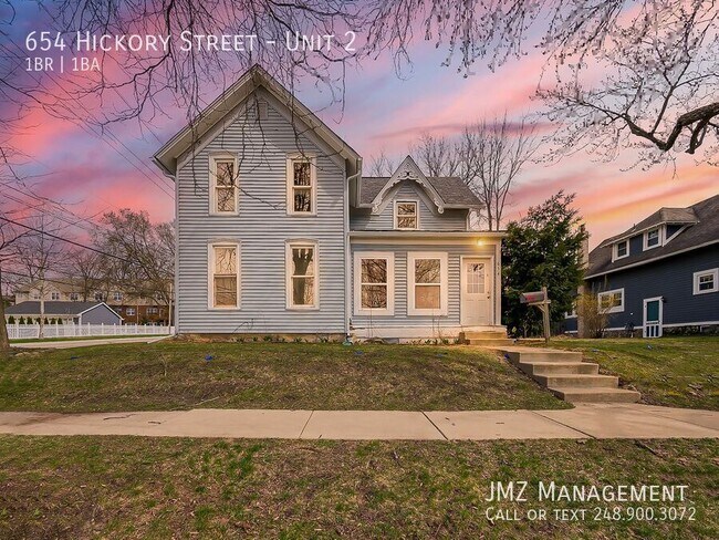 Primary Photo - 654 Hickory St