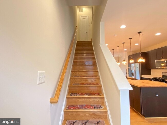 Building Photo - 924 King Farm Blvd