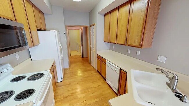 Building Photo - 2204 NW Ashton Ln