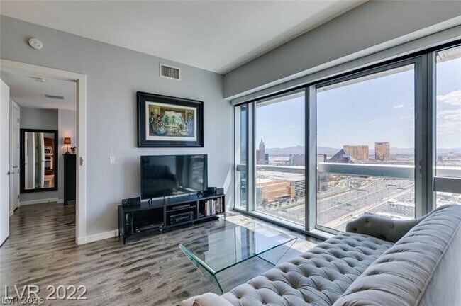 Building Photo - 4471 Dean Martin Dr